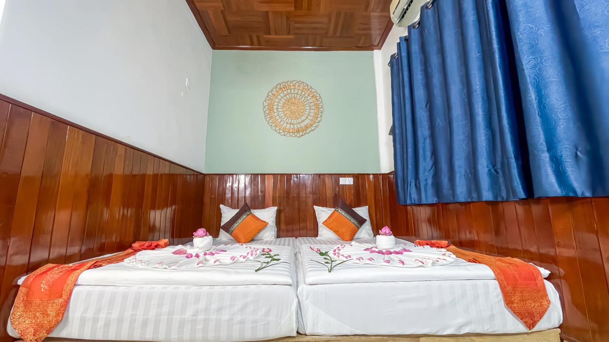 The Center Point Hotel Siem Reap Buitenkant foto